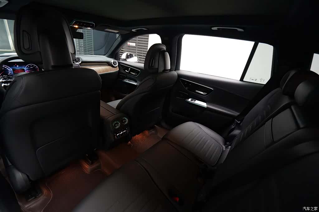 Mercedes-Benz GLC, 2024 12