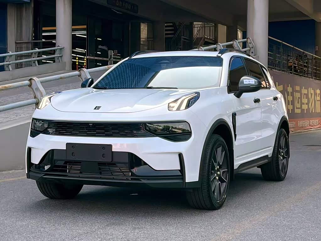 Lynk & Co 01