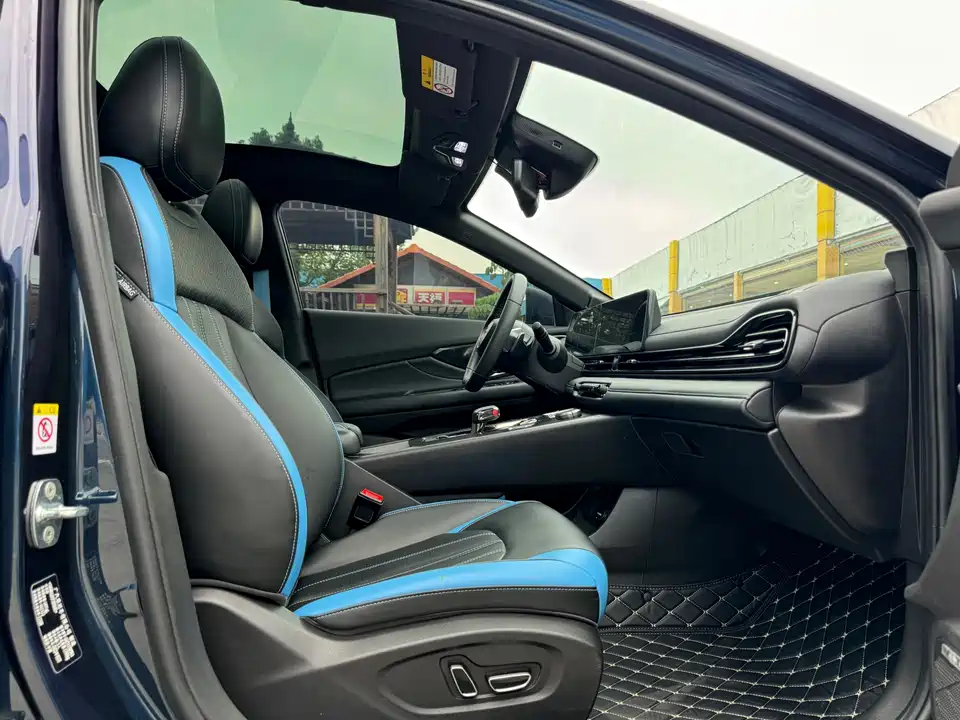 Trumpchi Shadow Leopard