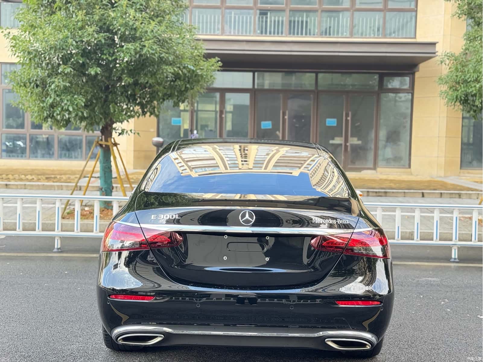 Mercedes-Benz E-Class, 2023 10