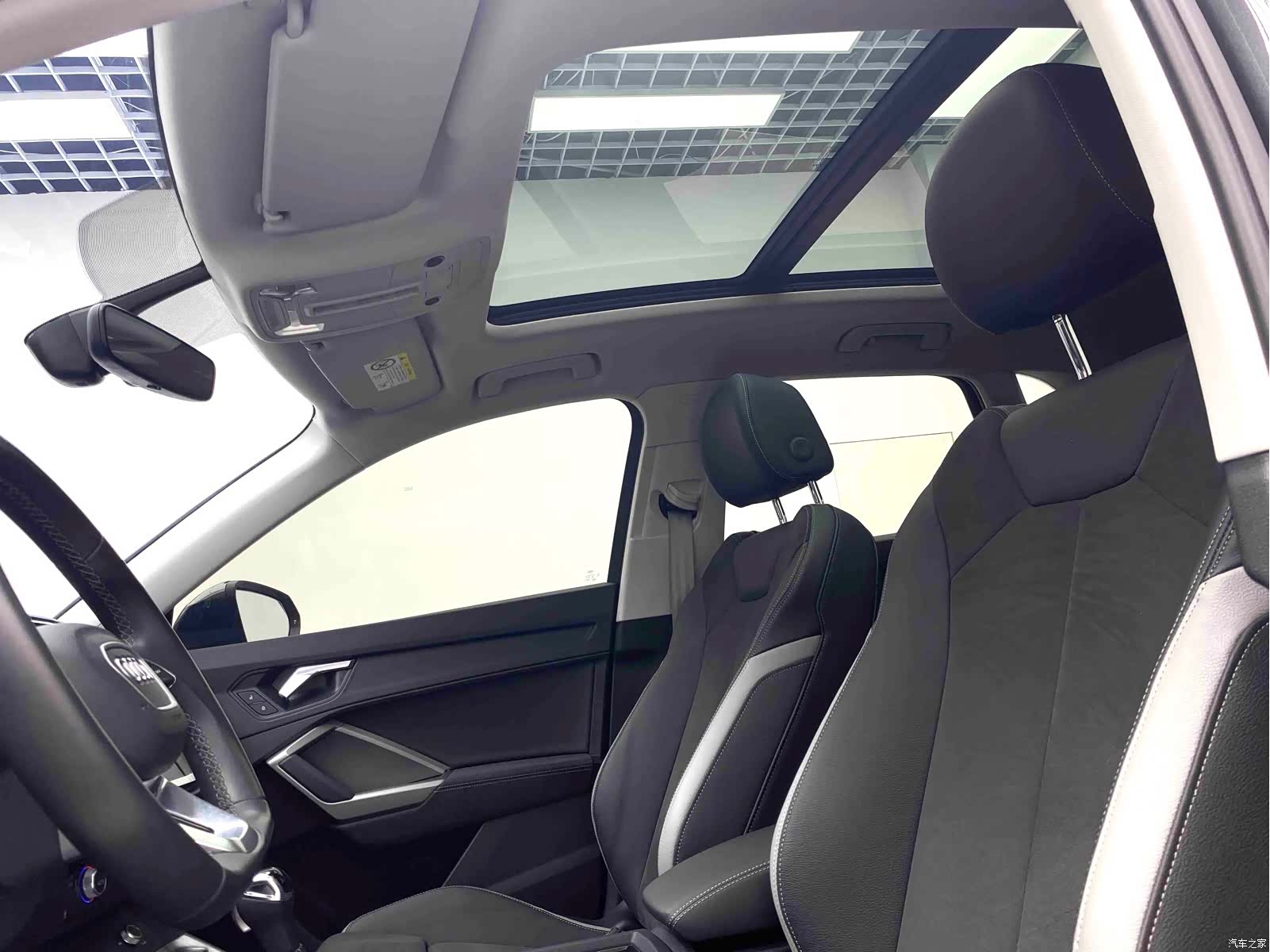 Audi Q3, 2022 11