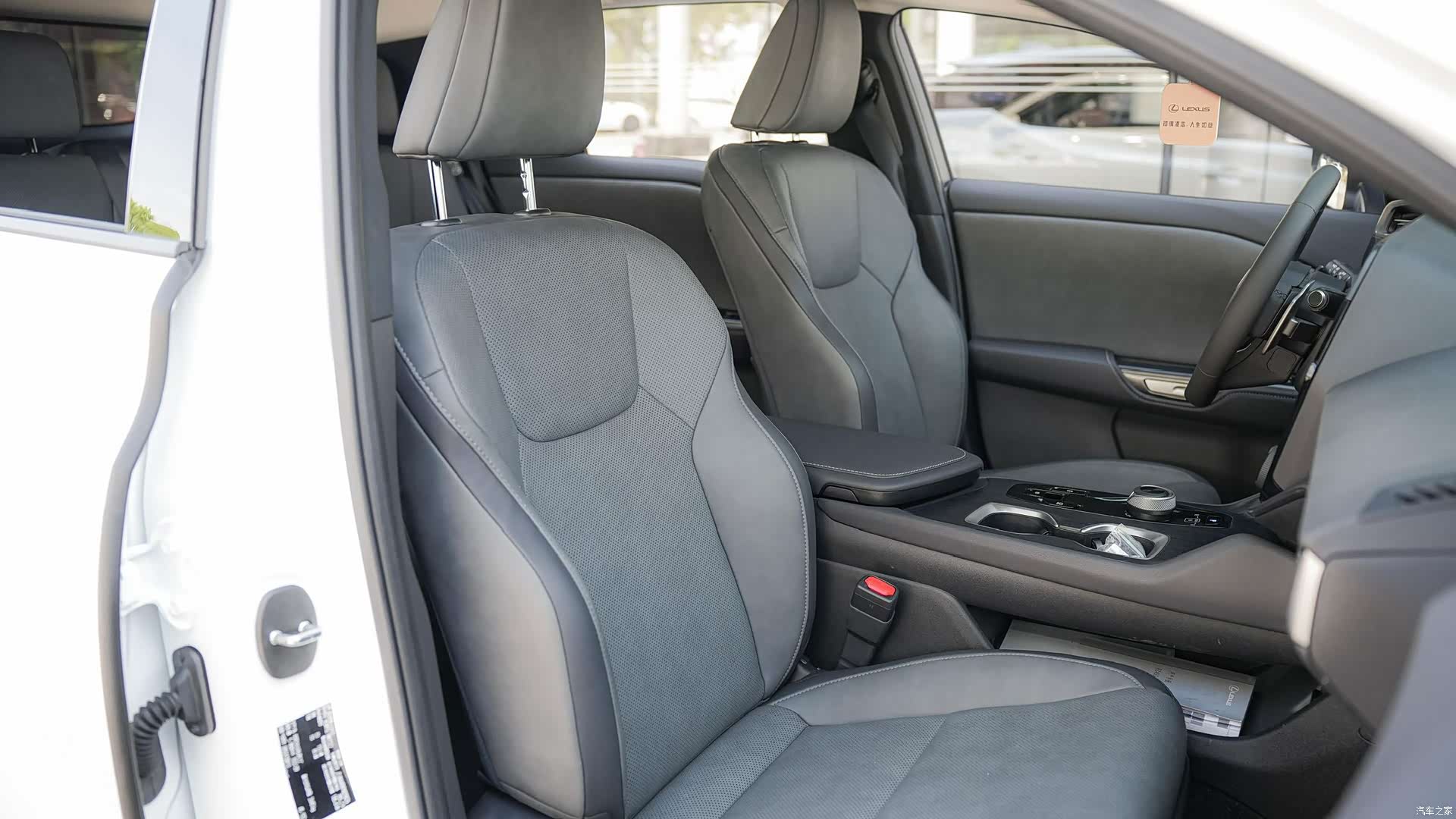 Lexus RZ, 2024 11
