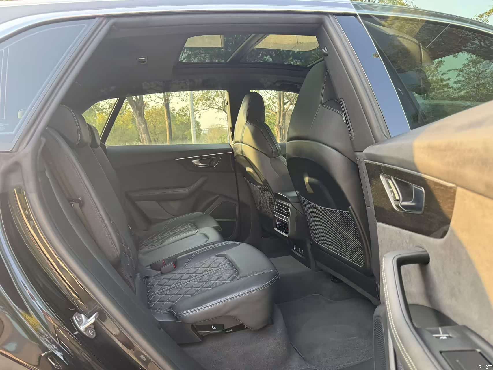 Audi Q8, 2024 6