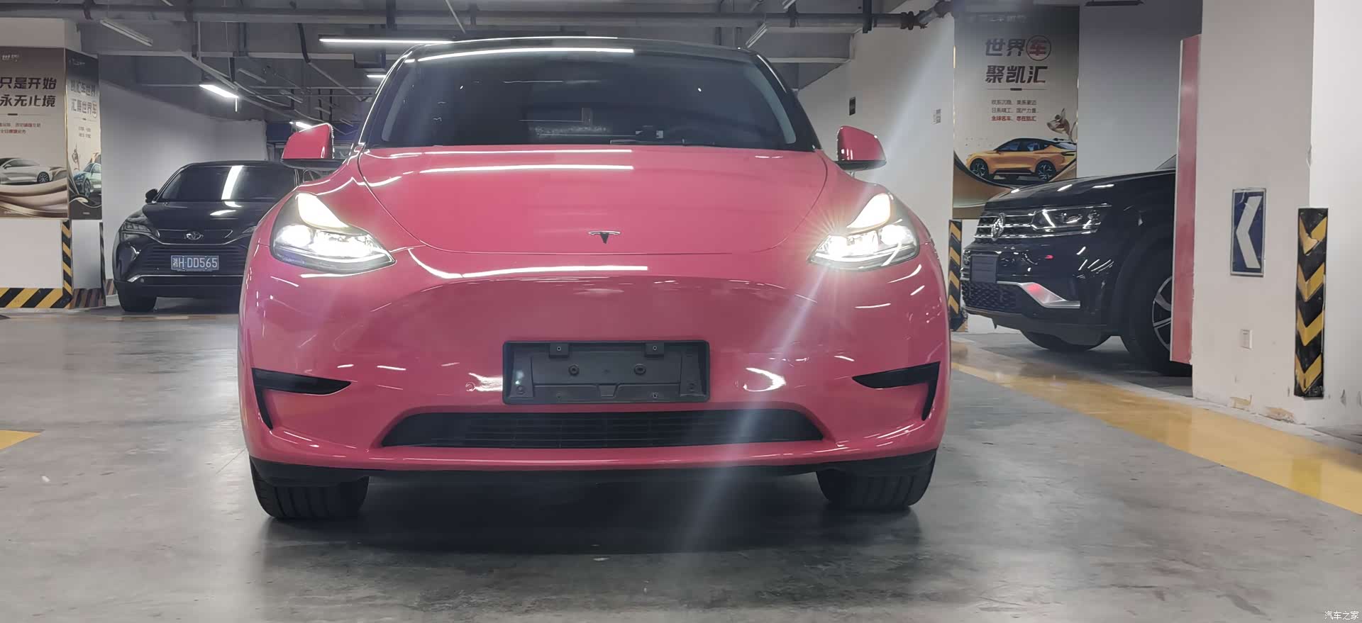 Tesla Model Y, 2023 1