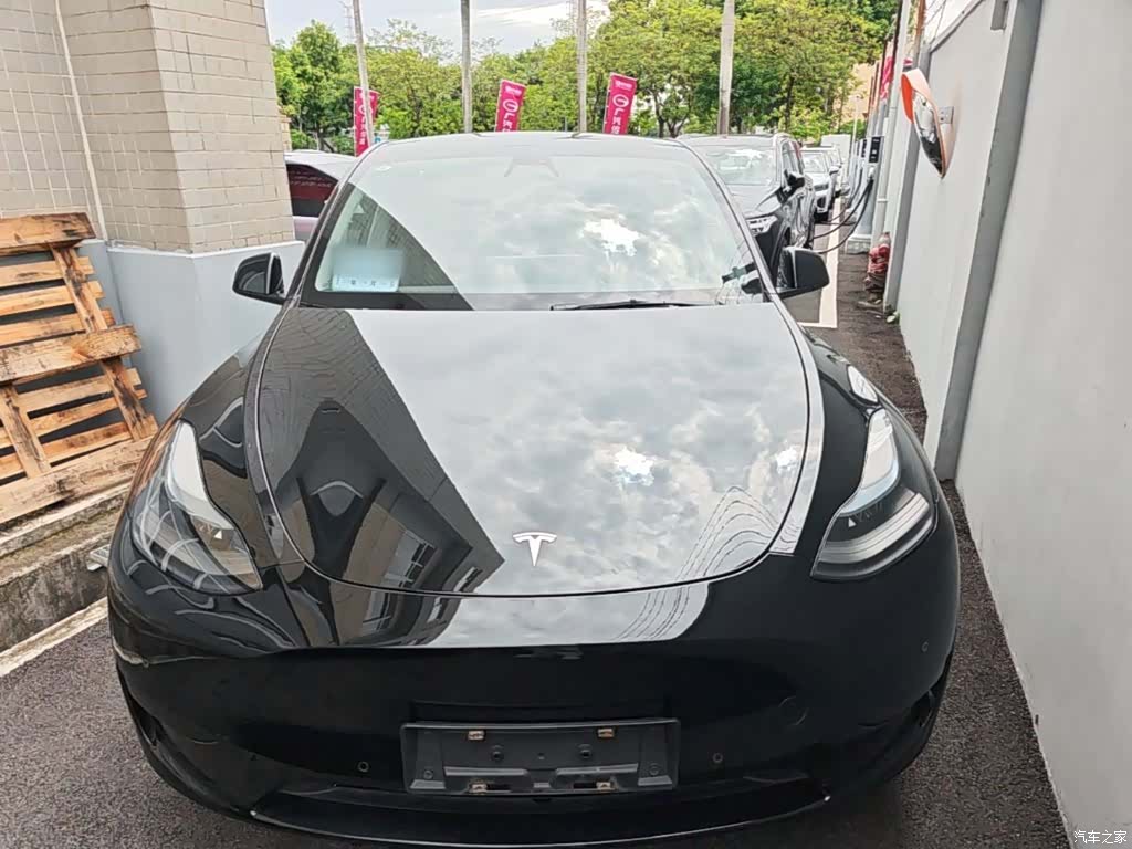 Tesla Model Y, 2022 3