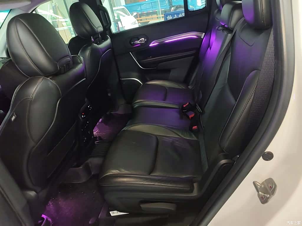 Jeep Grand Commander, 2018 17