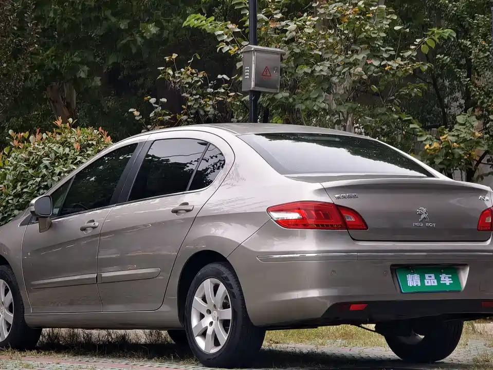Peugeot 408