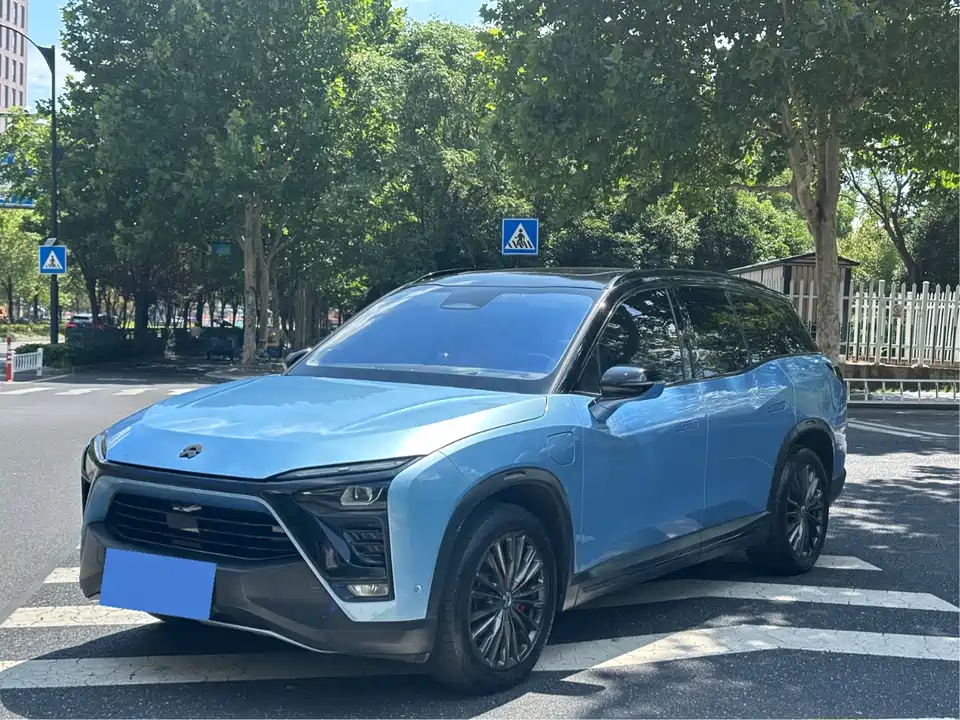 NIO ES8