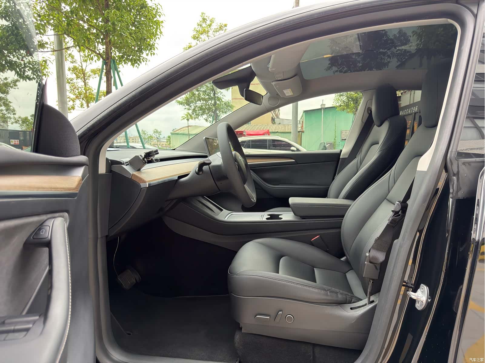 Tesla Model Y, 2021 11
