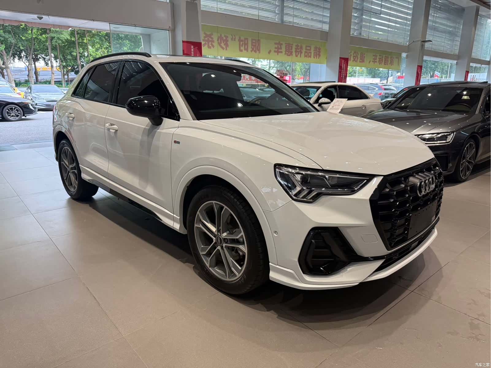 Audi Q3, 2023 3