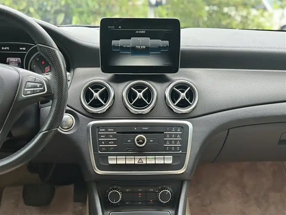 Mercedes-Benz GLA