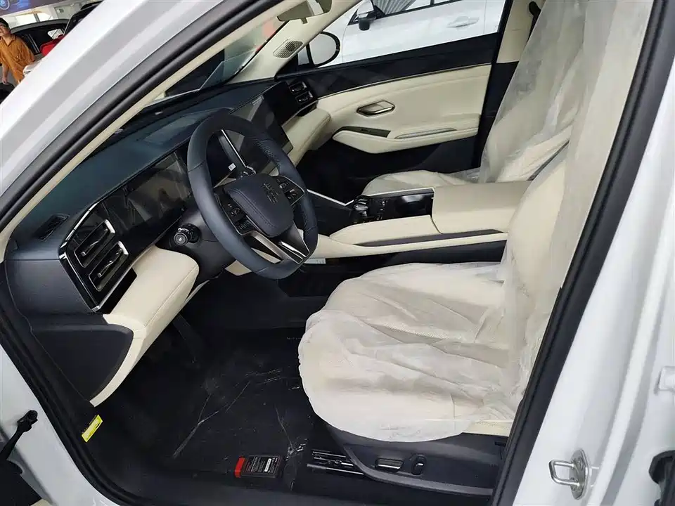 BYD Qin L