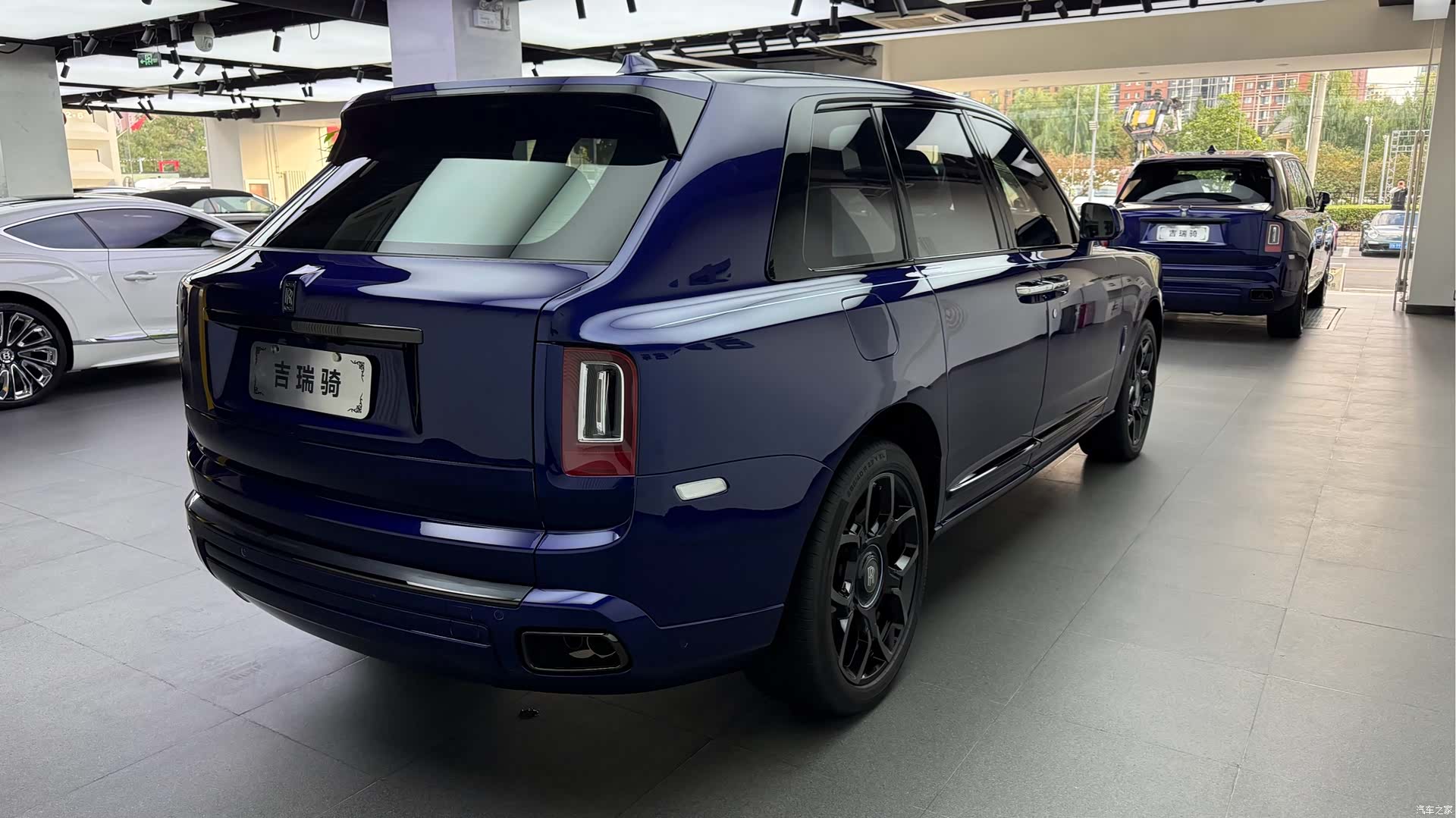 Rolls-Royce Cullinan, 2024 6