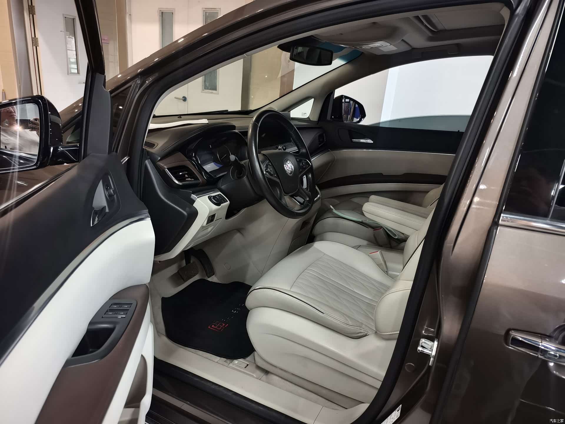 Buick GL8, 2022 6
