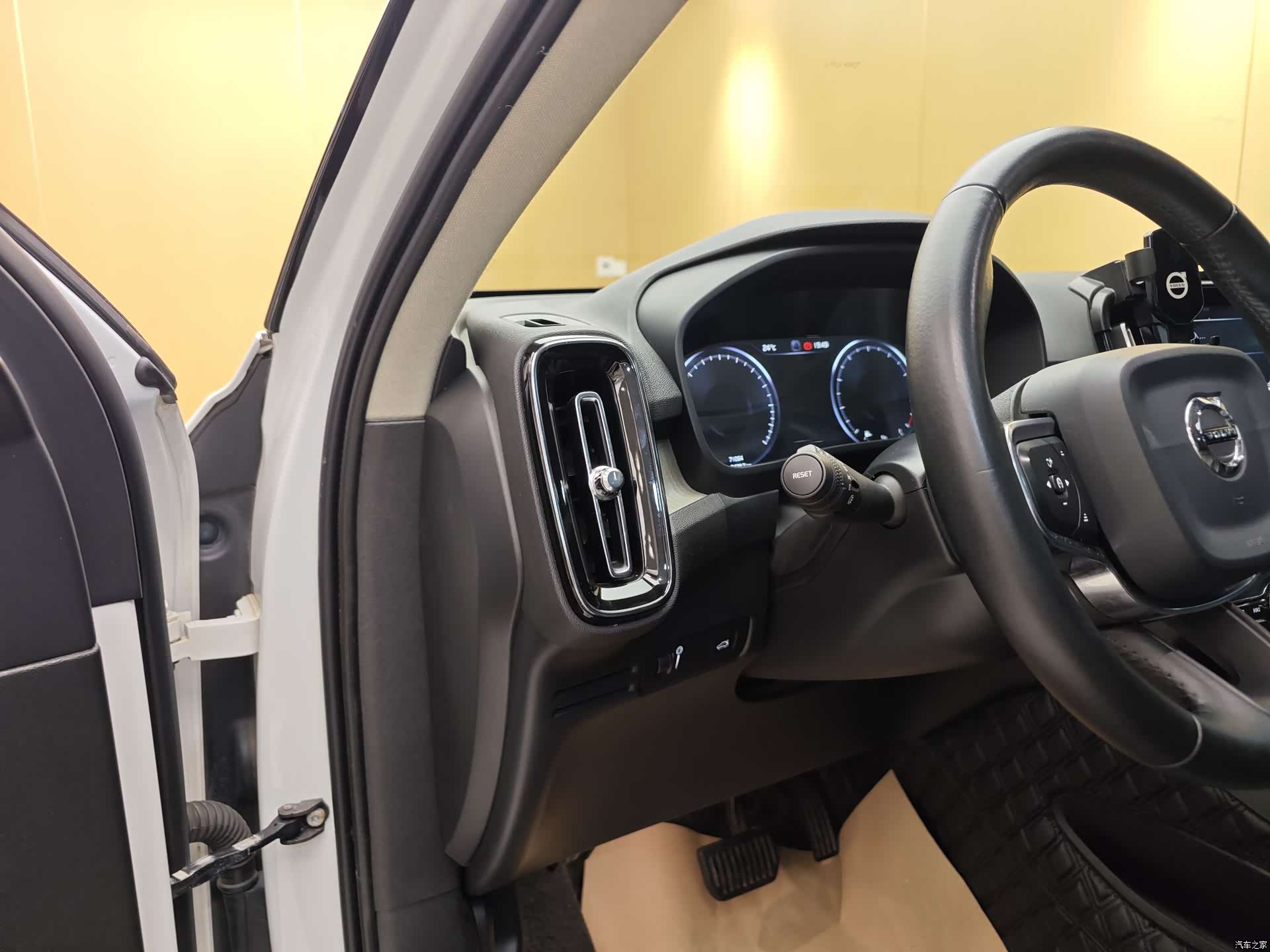 Volvo XC40, 2019 12