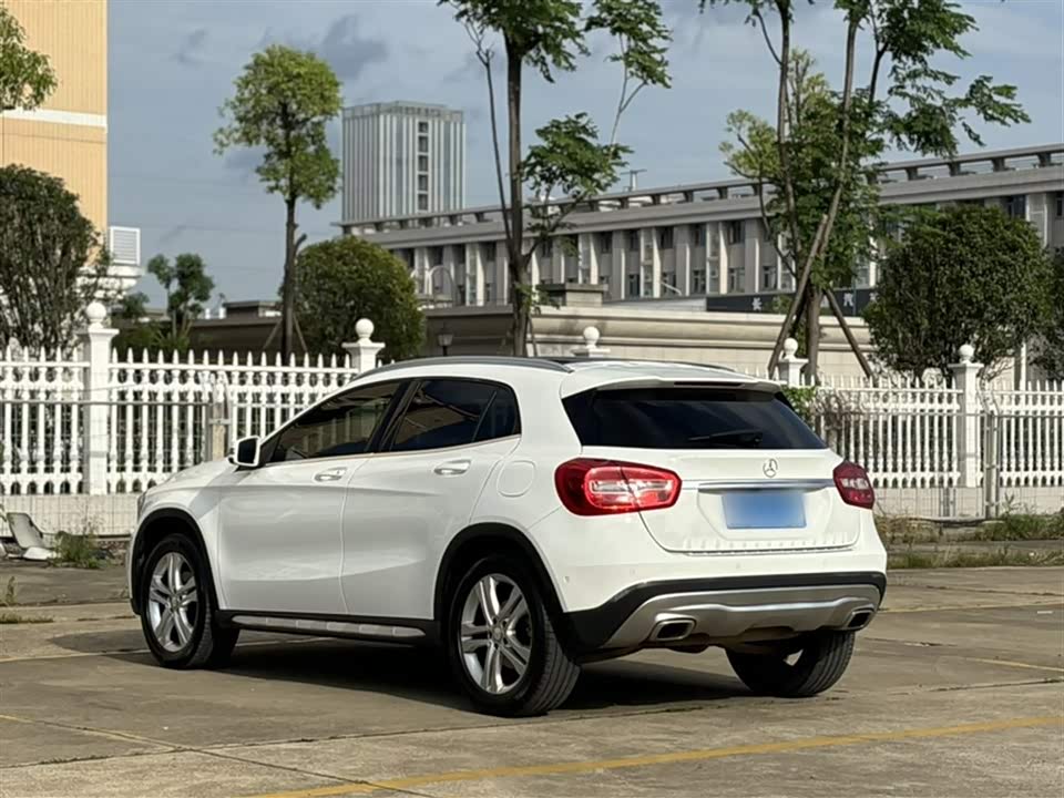 Mercedes-Benz GLA