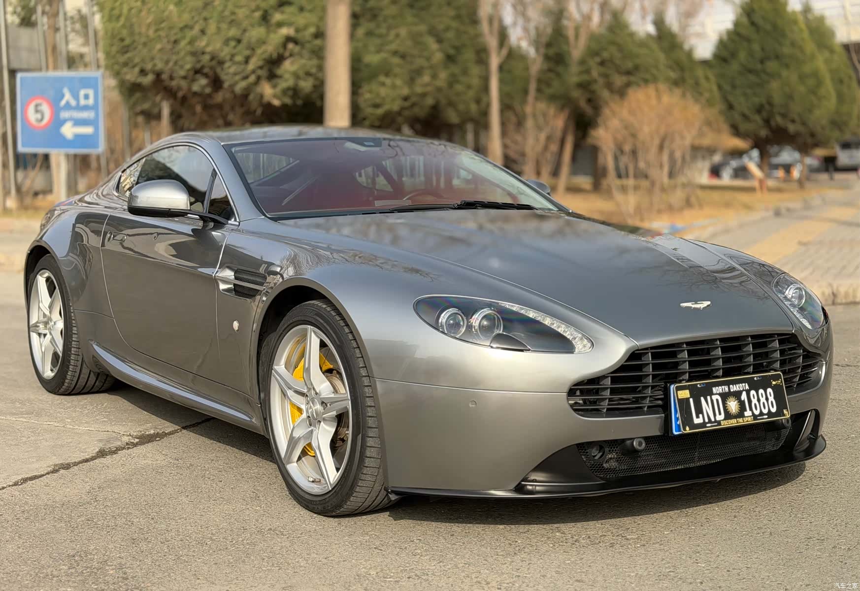 Aston Martin Vantage, 2016 3