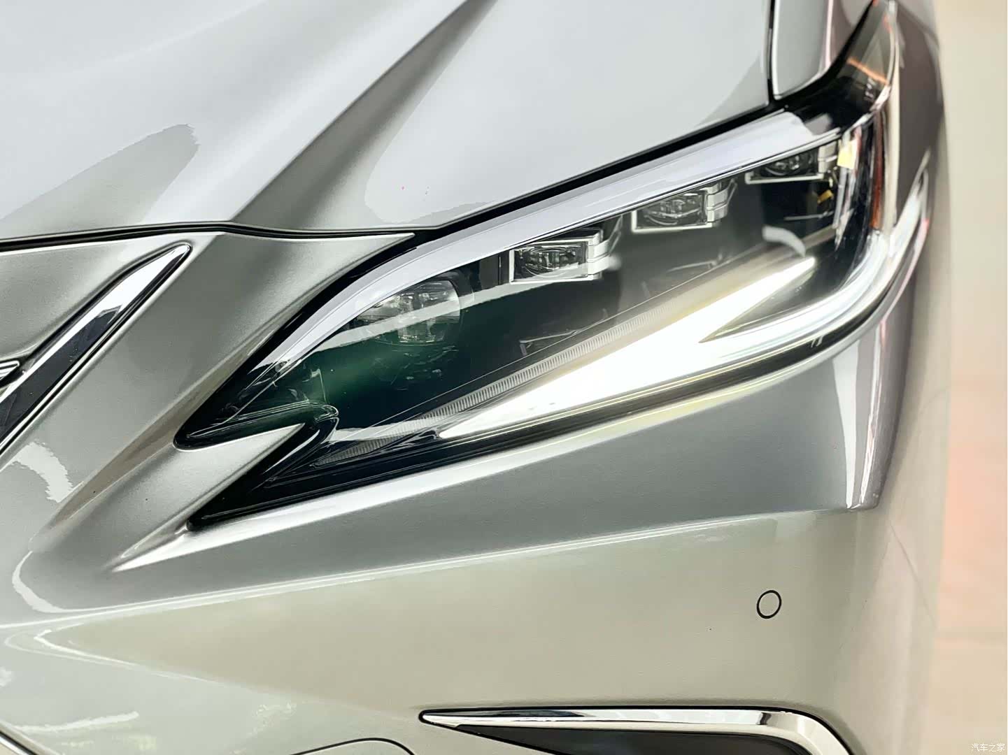 Lexus ES, 2023 17