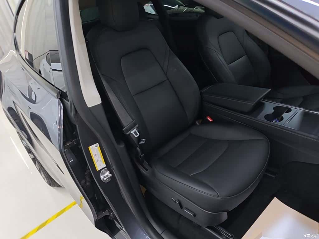 Tesla Model Y, 2021 25