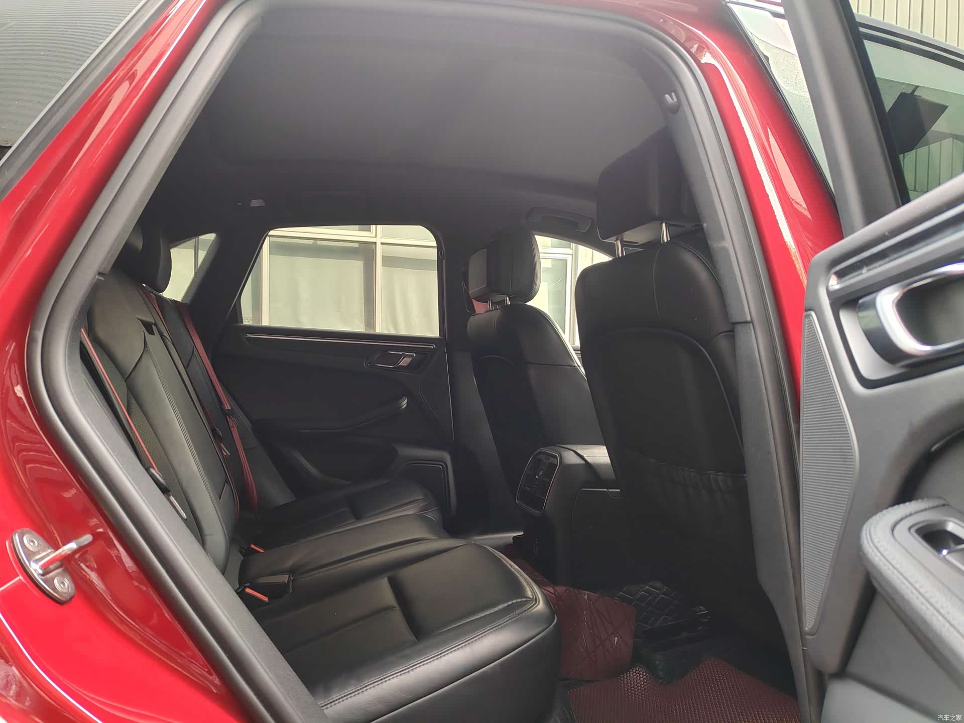 Porsche Macan, 2024 10