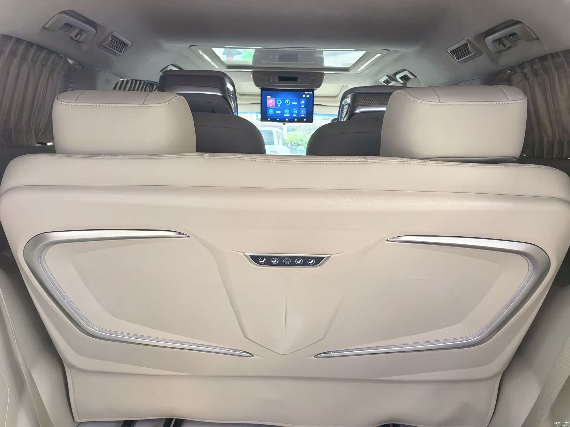Buick GL8, 2023 11