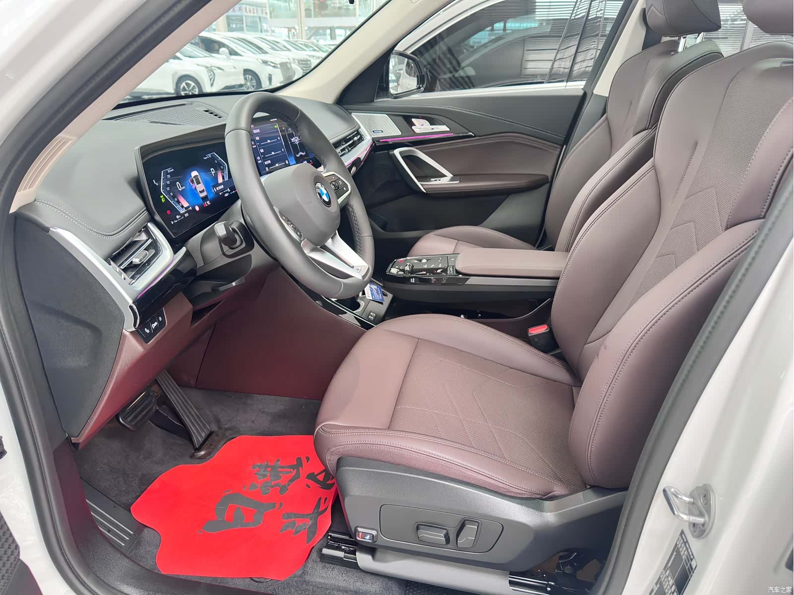 BMW X1, 2025 все фото