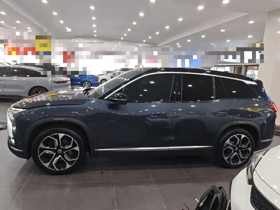 NIO ES8