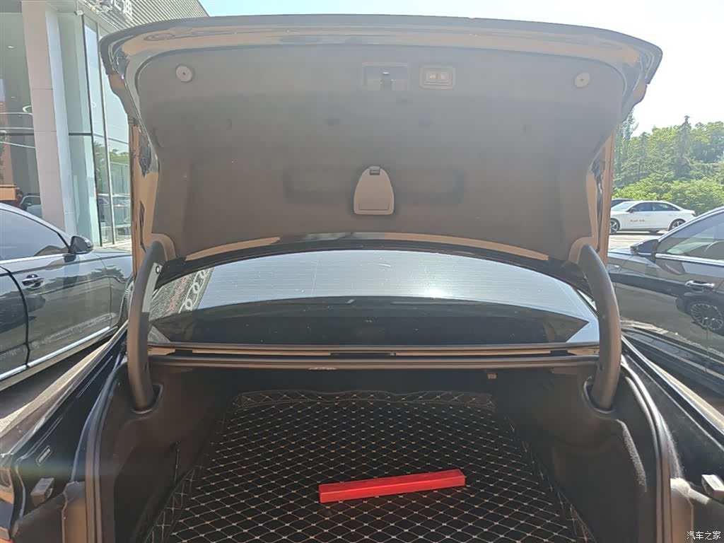 Audi A7L, 2024 19