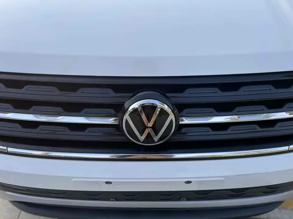 Volkswagen Exploring the shadow