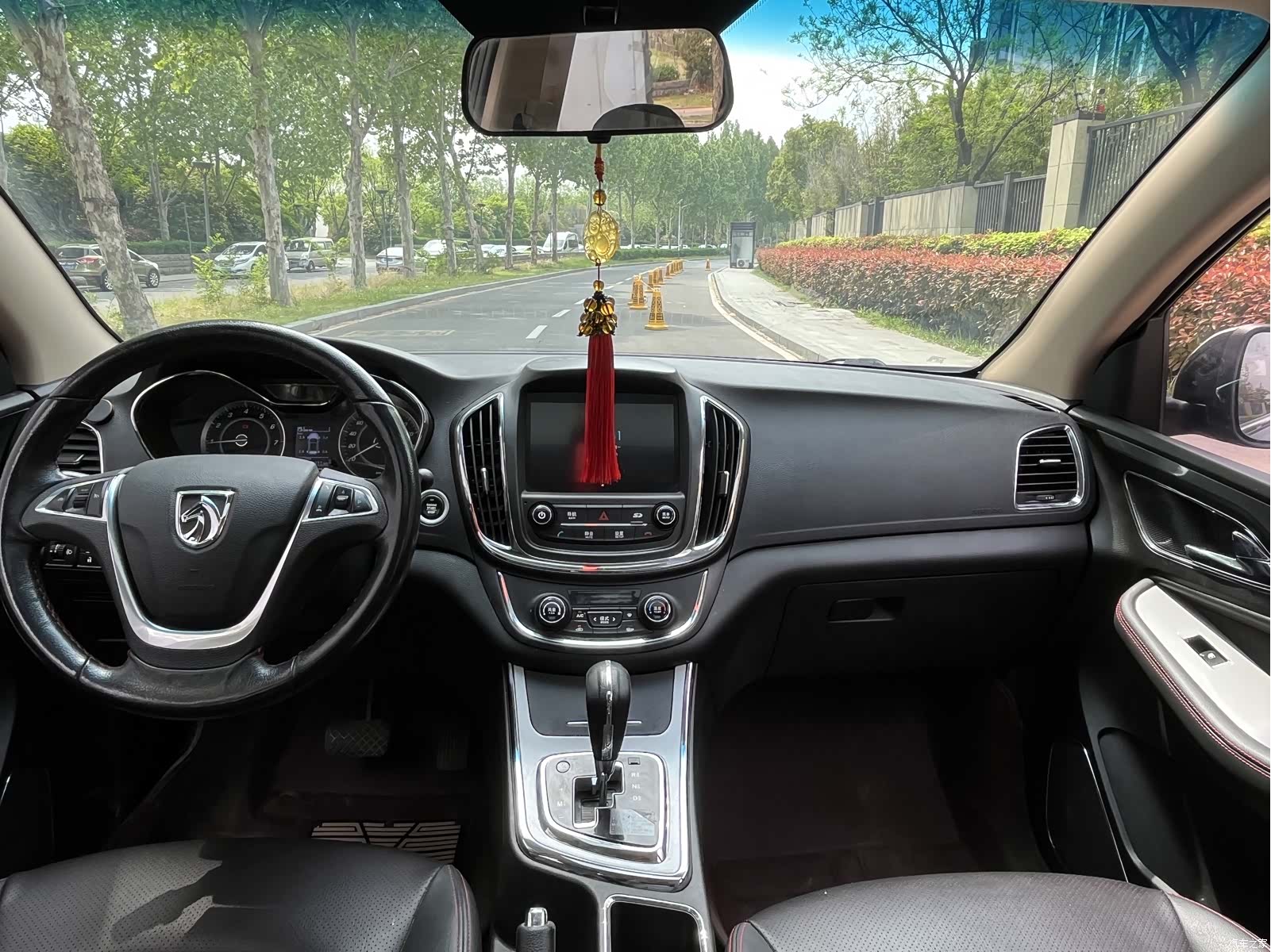 Wuling 560, 2017 6