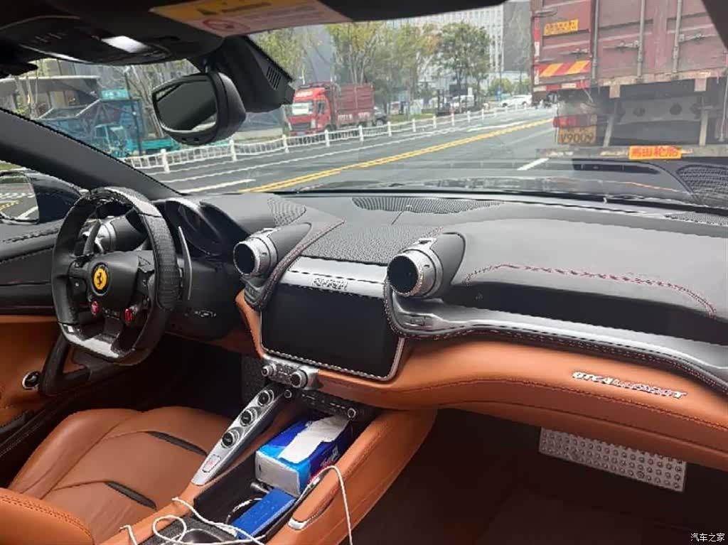 Ferrari GTC4Lus, 2017 10