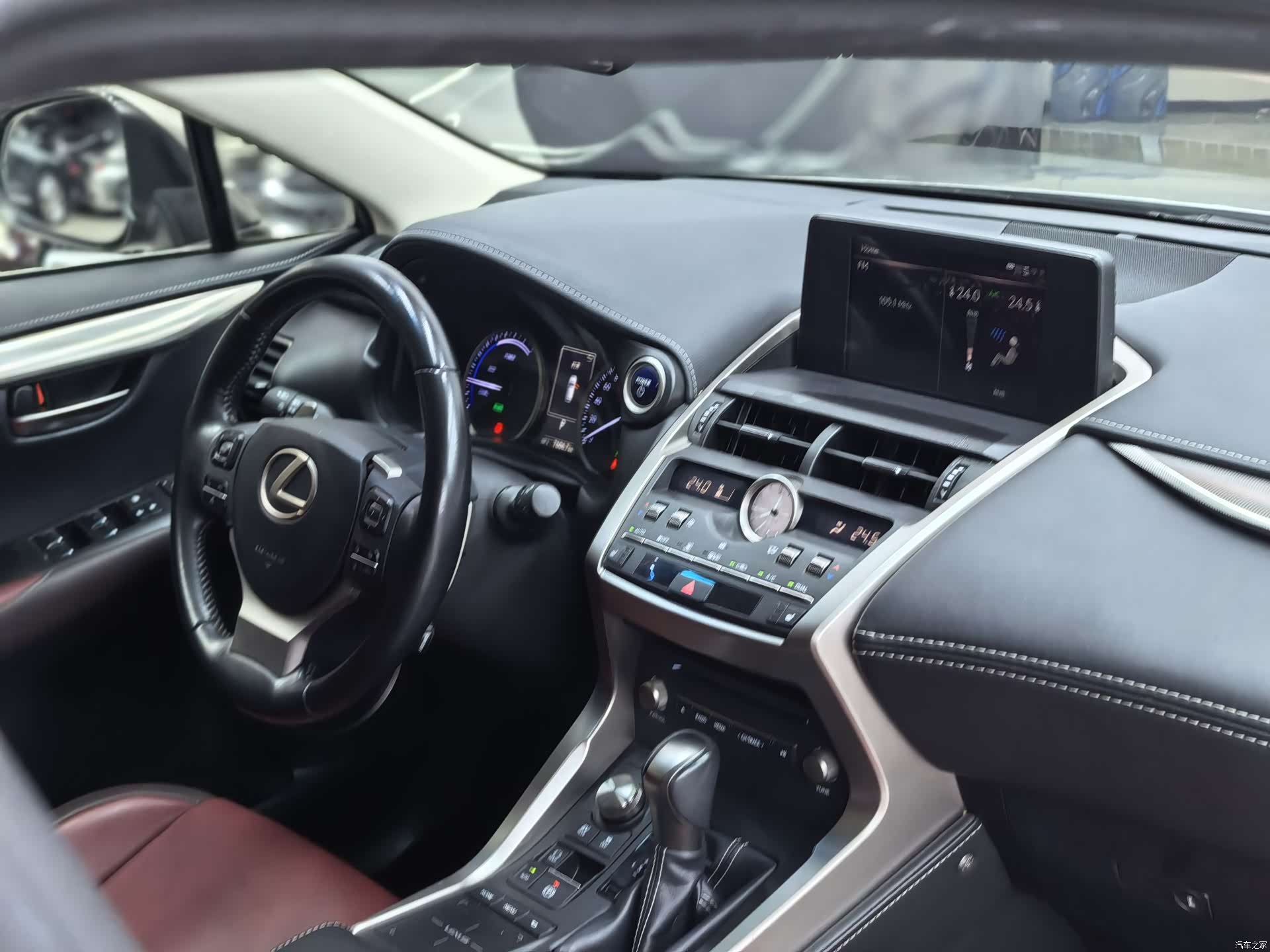 Lexus NX, 2018 21