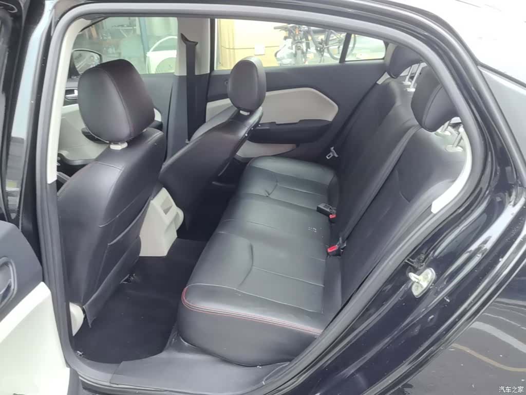 DongFeng L60, 2015 17