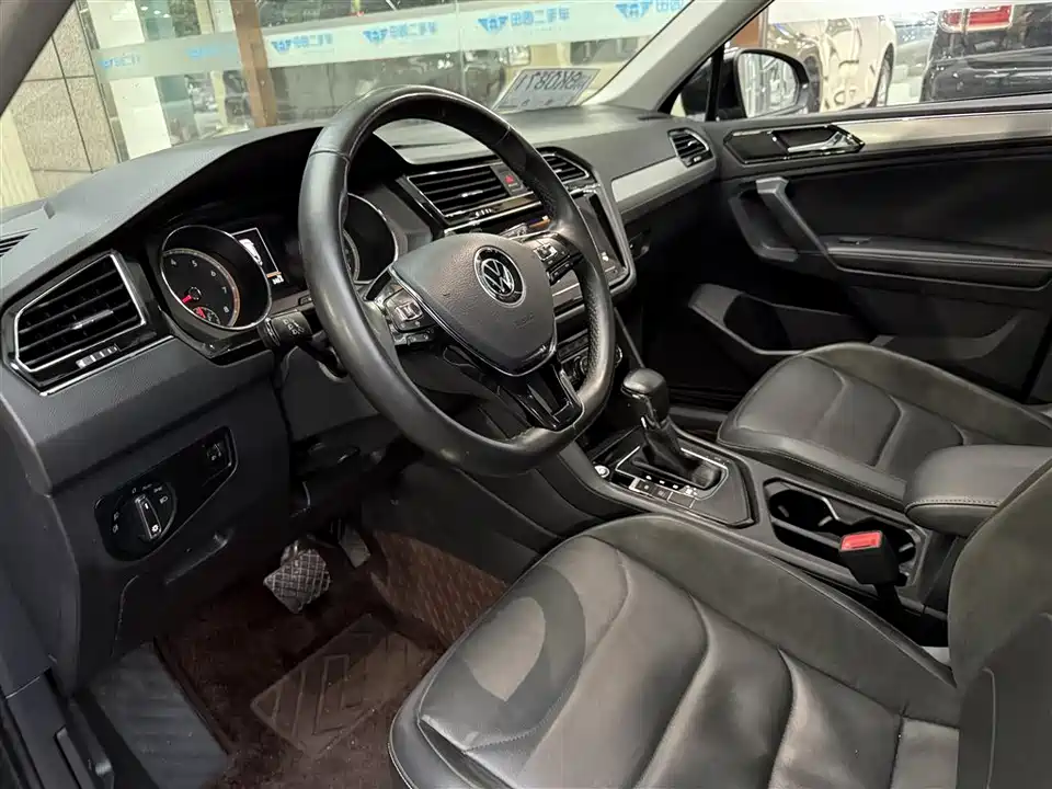 Volkswagen Tiguan L
