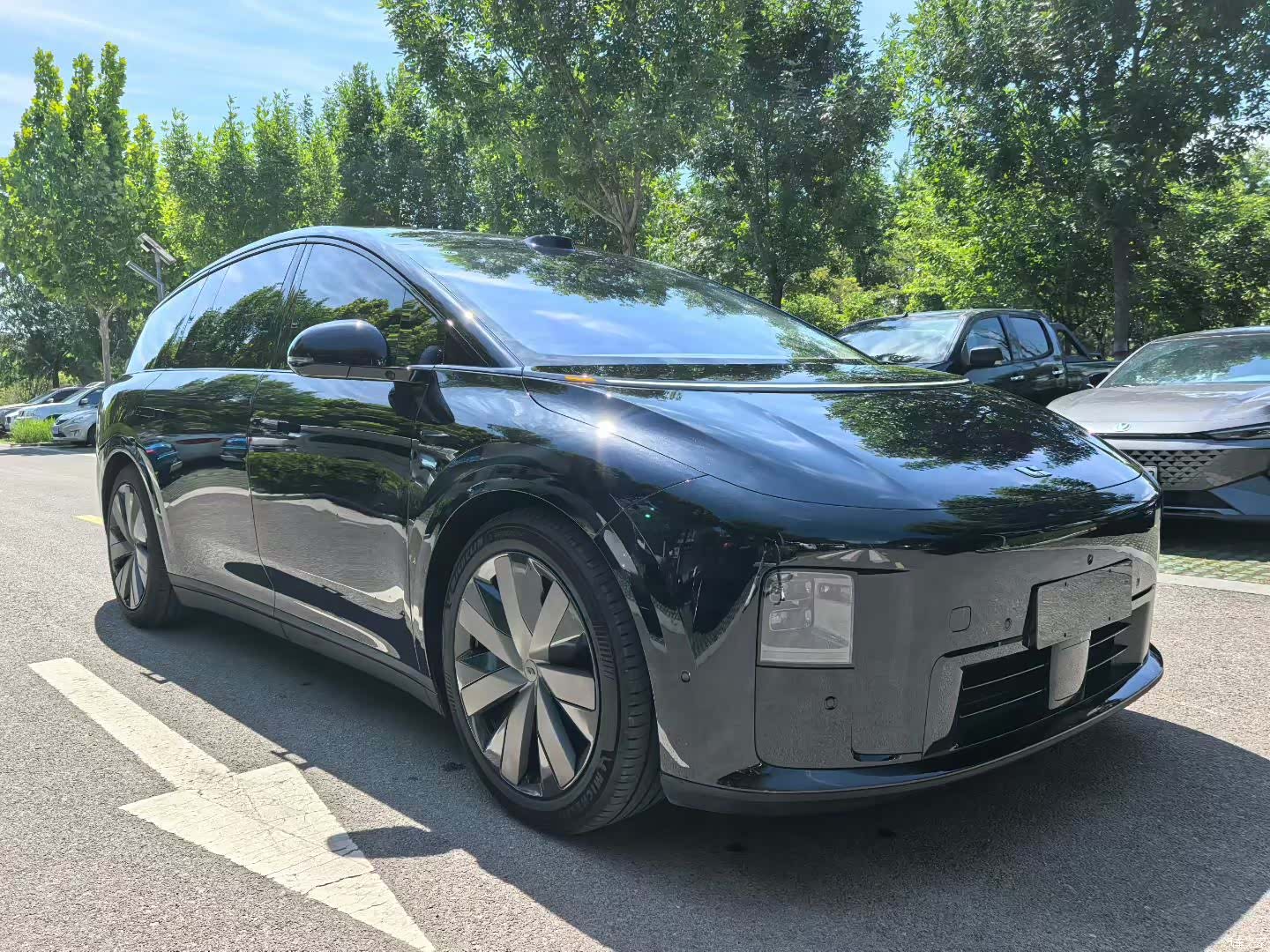 Li Auto i8, 2025 3