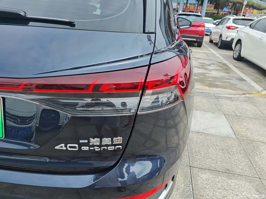 Audi Q4 e-tron, 2023 8