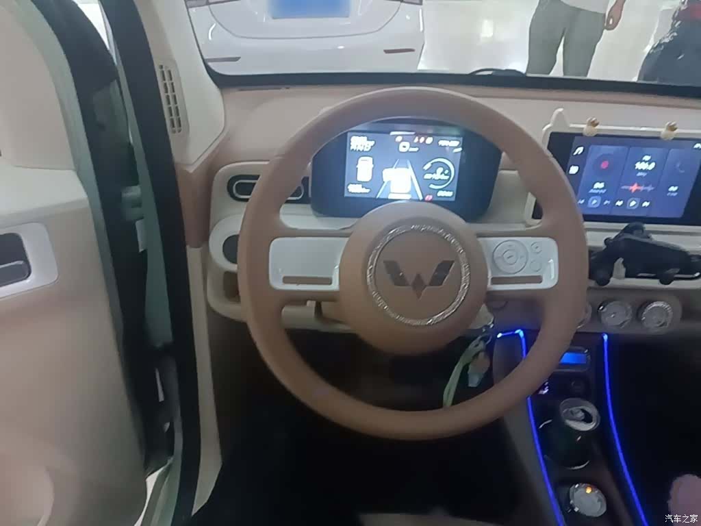 Wuling MINIEV, 2024 11