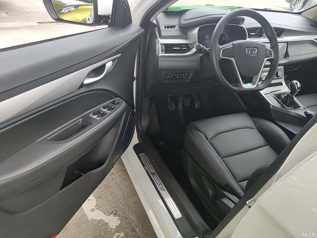 Geely Emgrand, 2018 16