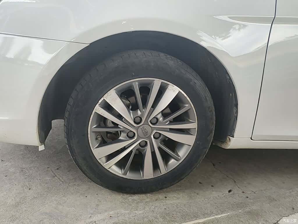 Geely Emgrand, 2018 23