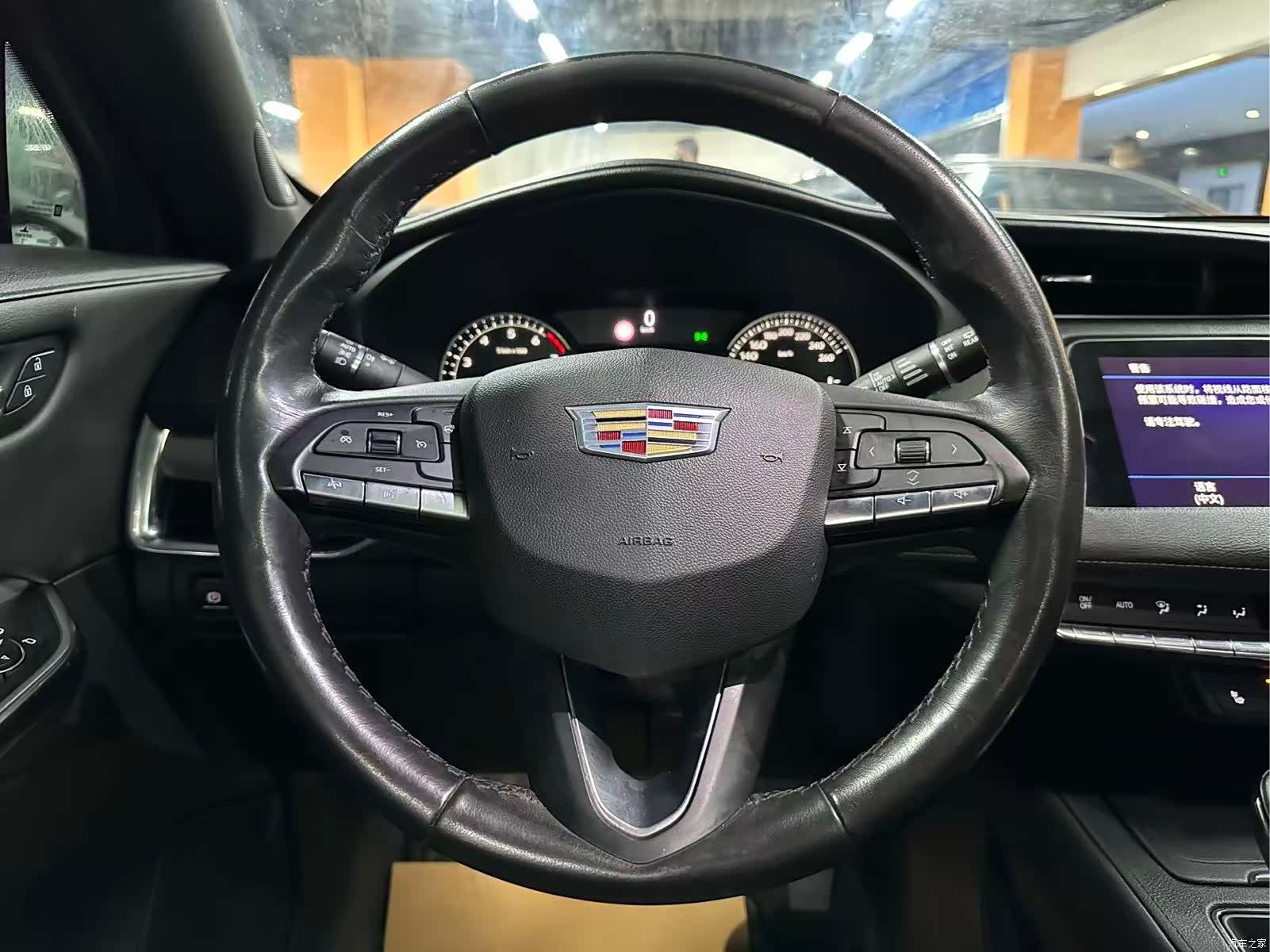 Cadillac XT4, 2020 10