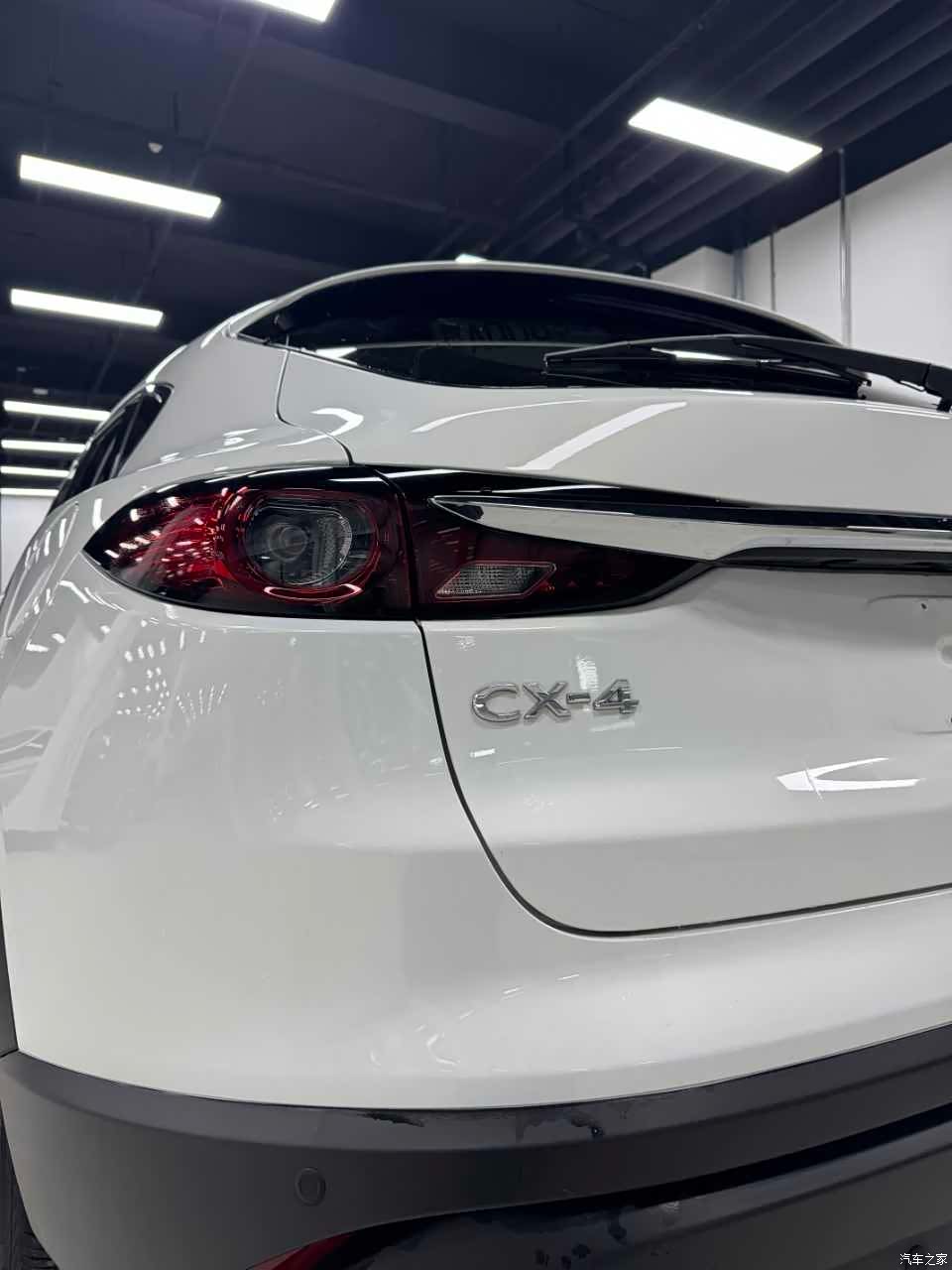 Mazda CX-4, 2023 9