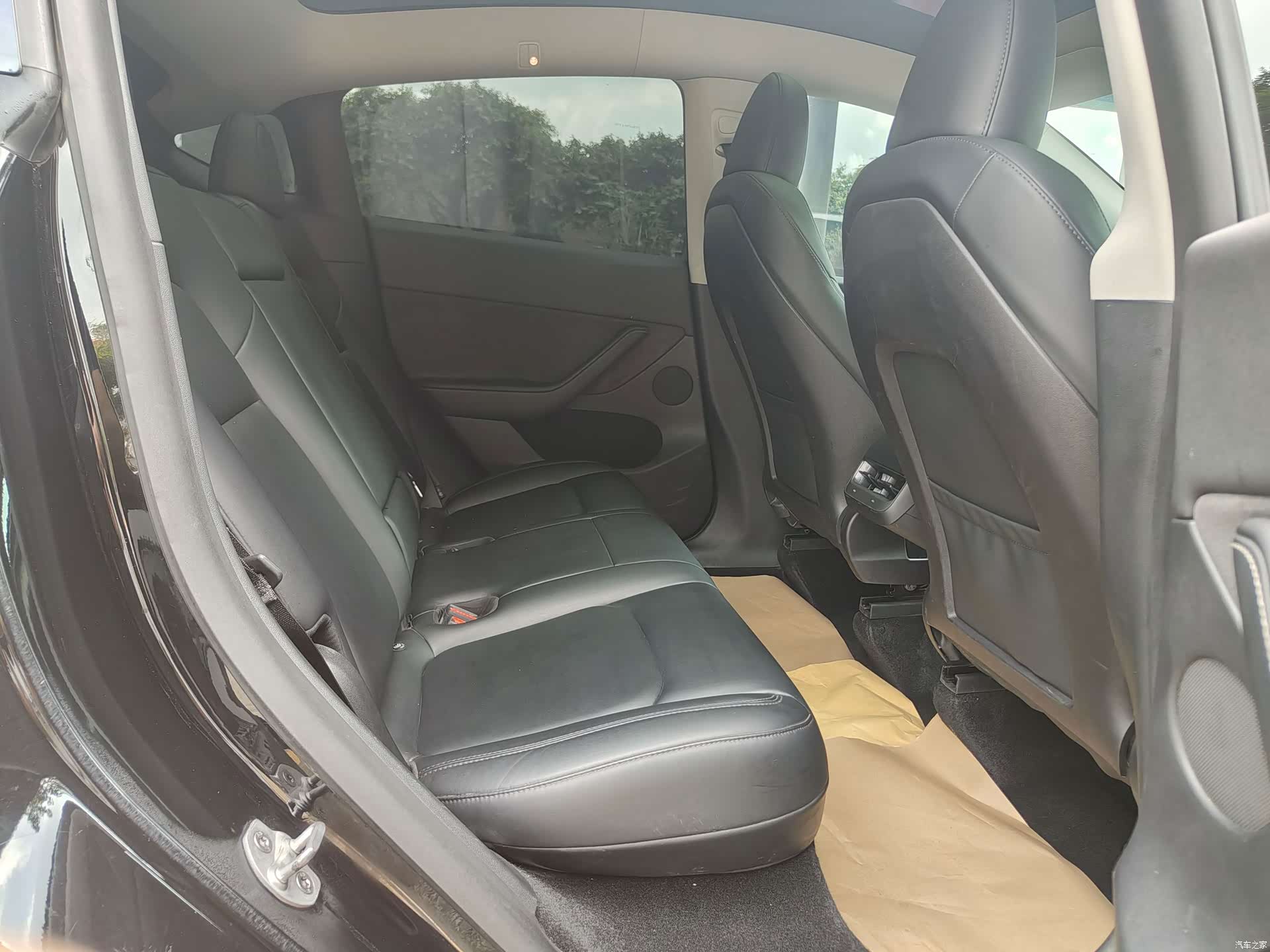 Tesla Model Y, 2022 11