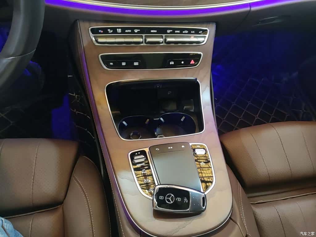 Mercedes-Benz E-Class, 2022 14