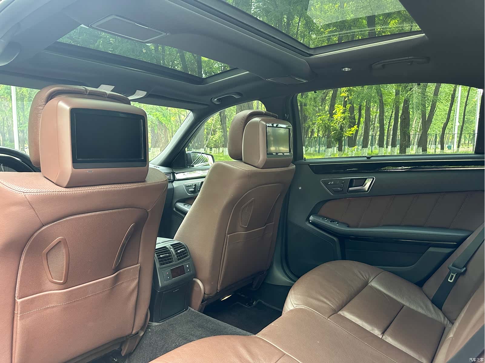 Mercedes-Benz E-Class, 2012 21