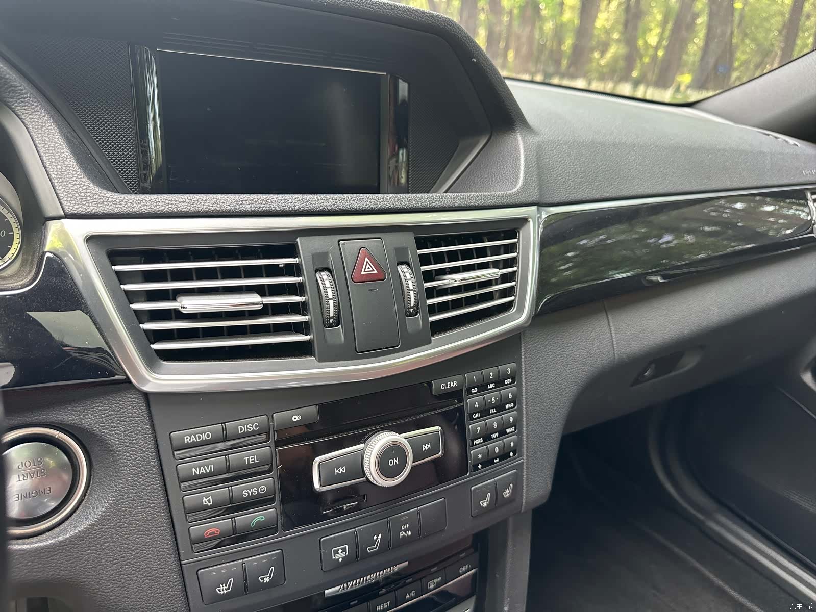 Mercedes-Benz E-Class, 2012 36