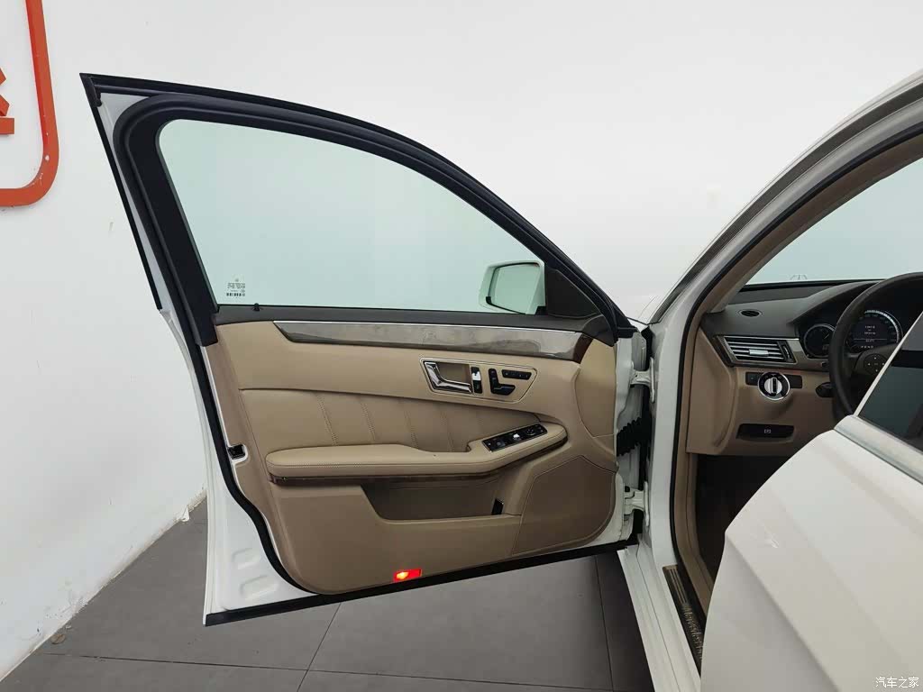 Mercedes-Benz E-Class, 2010 8