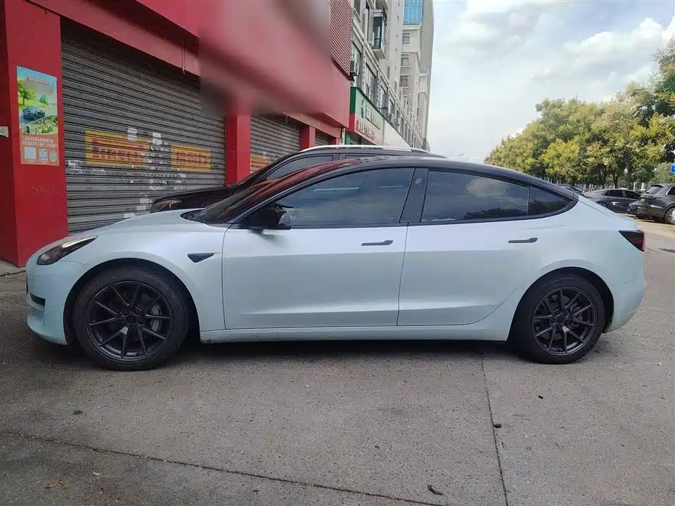Tesla Model 3 Tesla Model 3