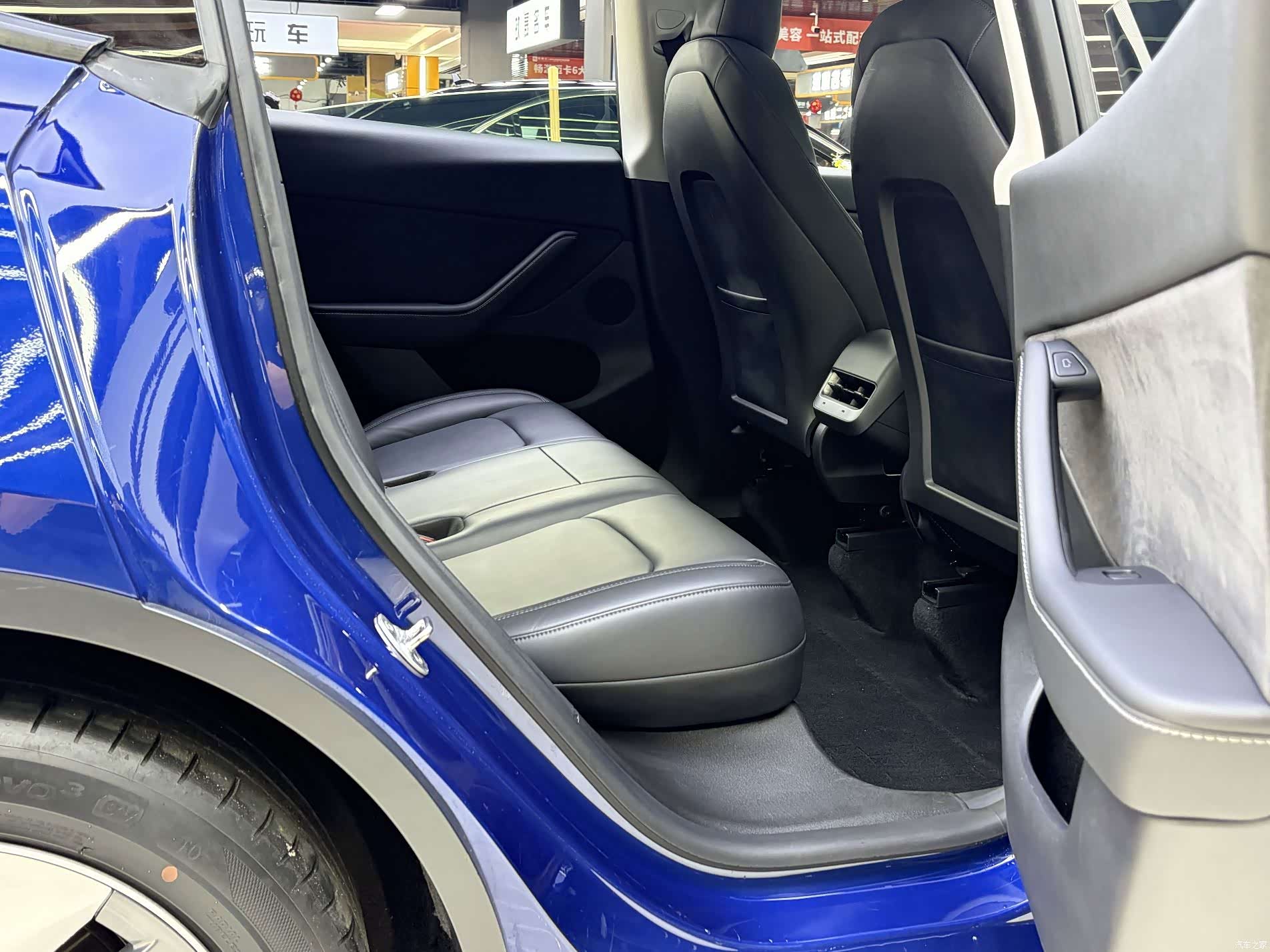 Tesla Model Y, 2022 15