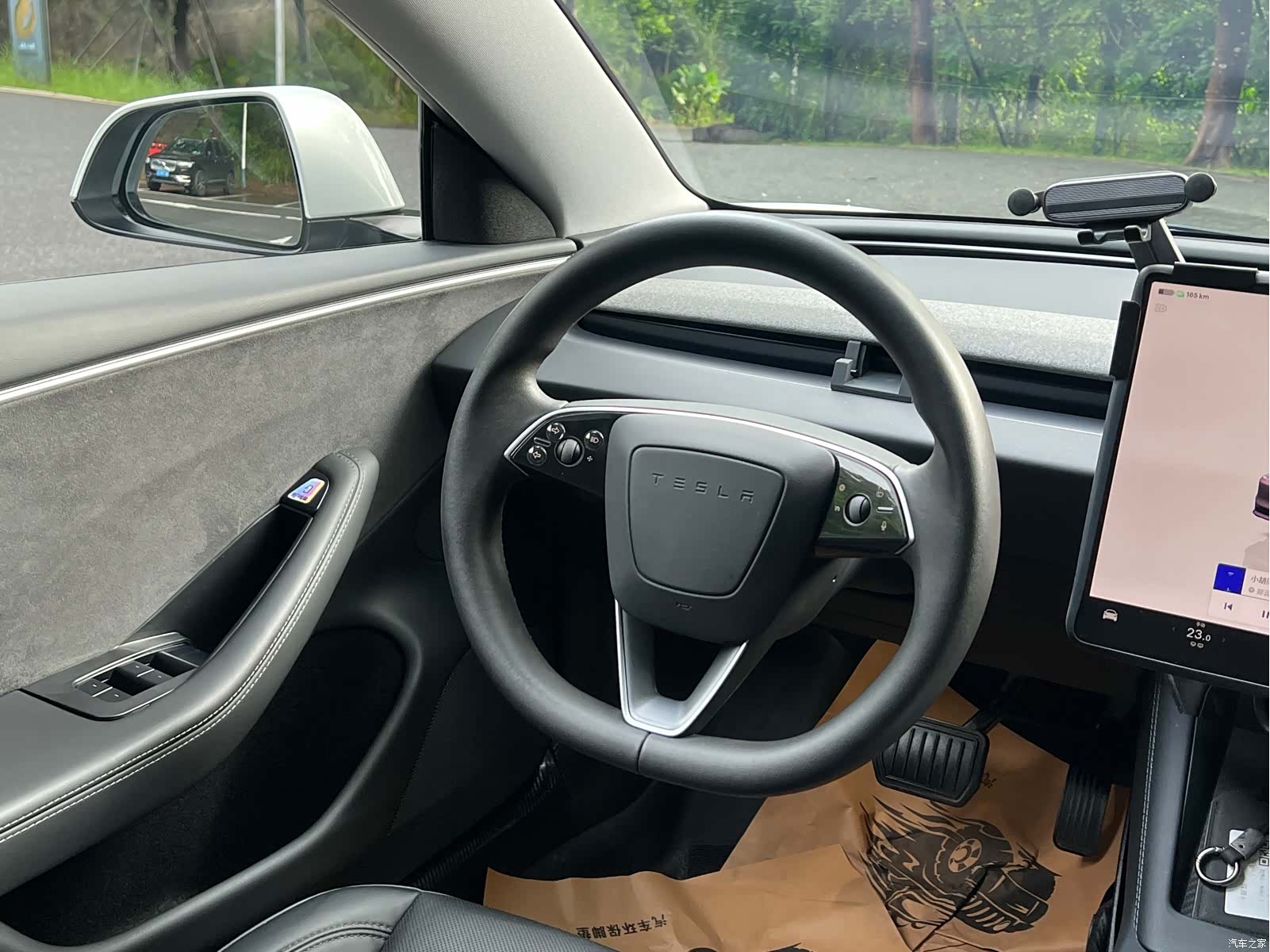 Tesla Model 3, 2024 11
