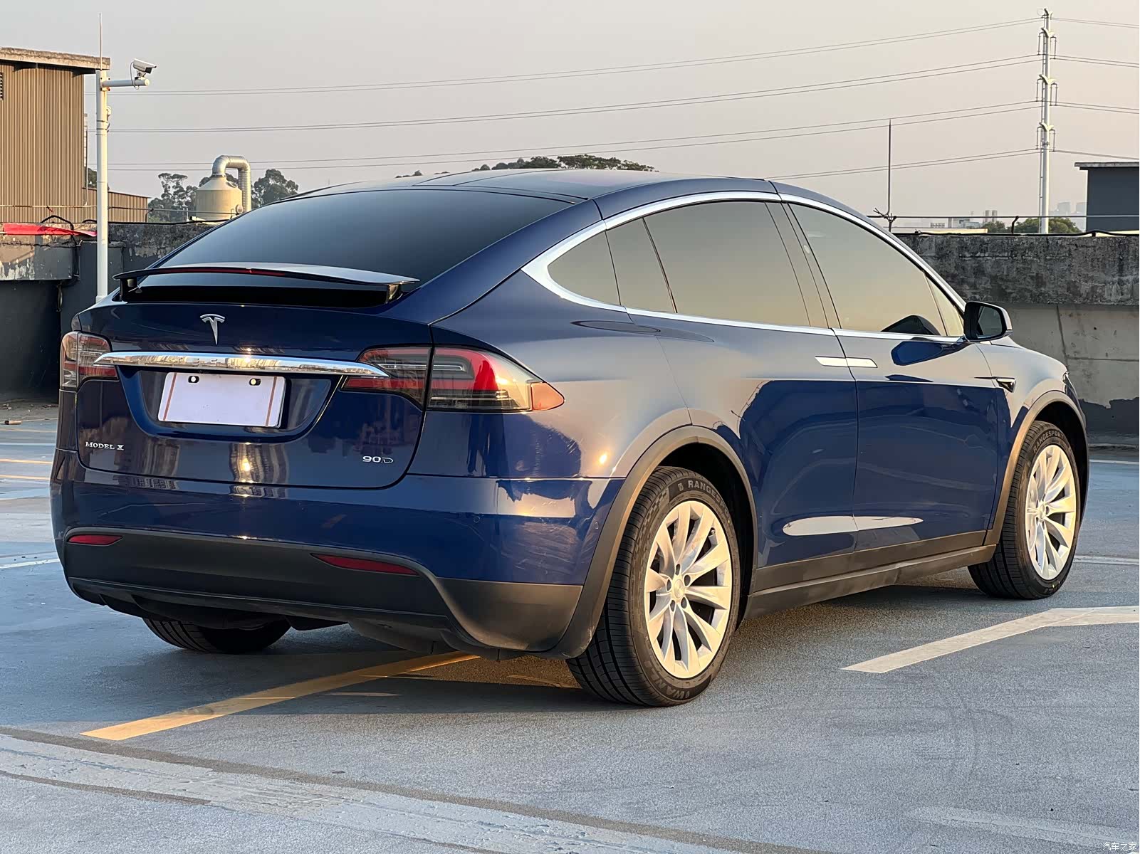 Tesla Model X, 2017 3